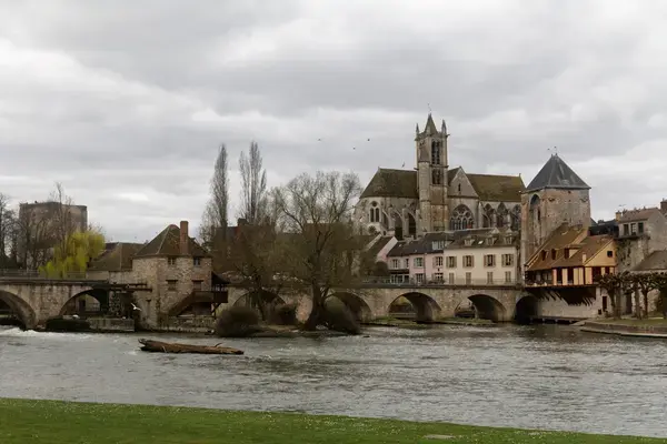 Monte Escalier Mobilité Installateur monte escalier Moret-Loing-et-Orvanne